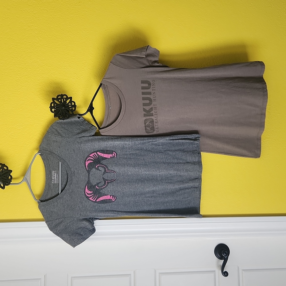 2 Kuiu size Medium t-shirts
